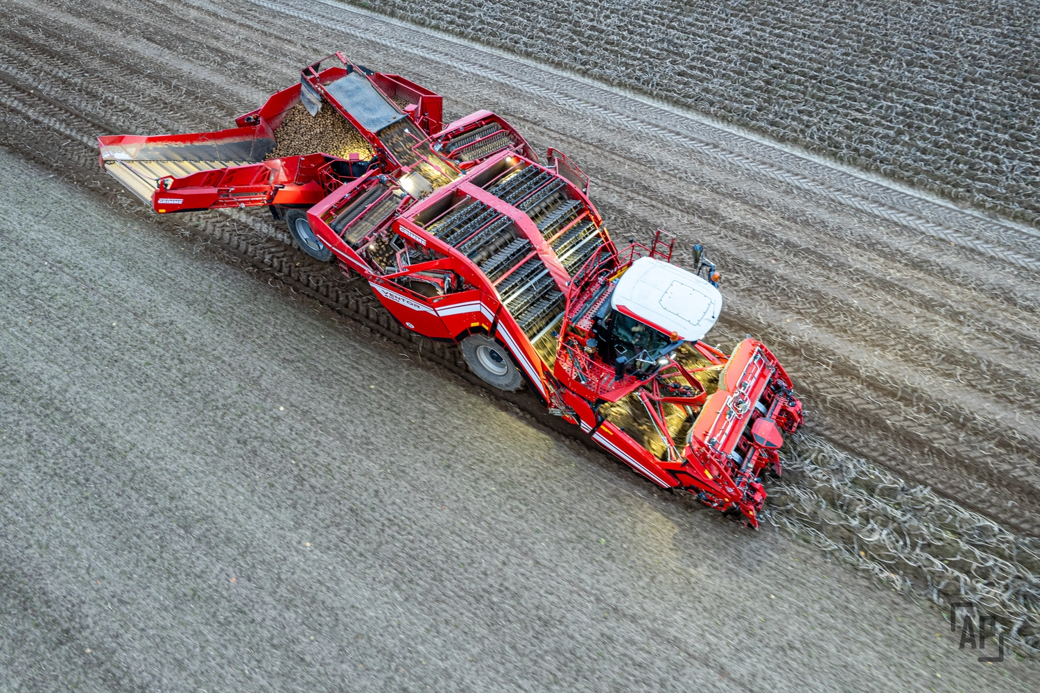 Lohrengel Consulting – Finanzierungsberatung – eine selbstfahrende Kartoffelerntemaschine Grimme Ventor 4150.